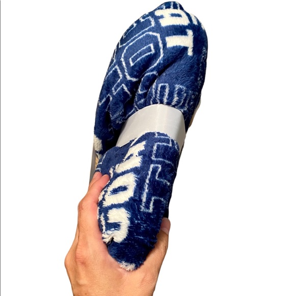 THE GOAT BLANKET 50” by 60” NOVELTY FLEECE BLANKET LIGHTWEIGHT THROW BLANKET - Picture 4 of 10